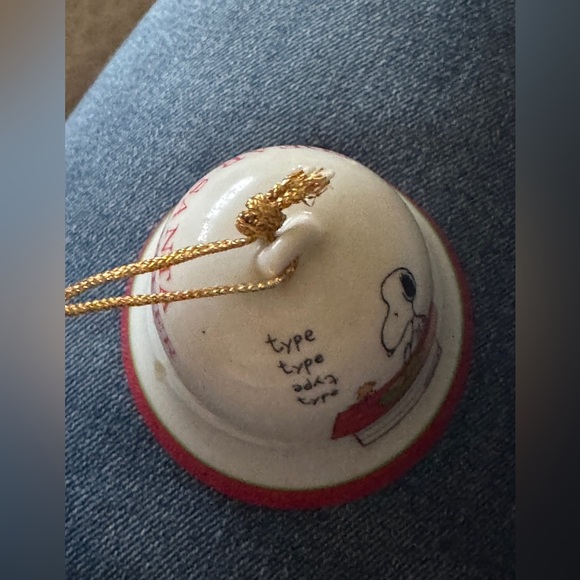 Vintage 1965 Vintage Snoopy Bell Ornament GUC Christmas Holiday - Picture 6 of 6